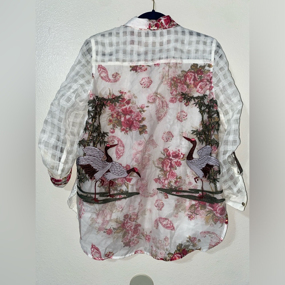 Vincente NWOT Embroidery TOP
